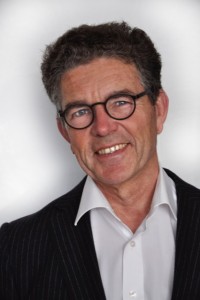 Ronald Boumans est consultant principal en réglementation au bureau d'Emergo à La Haye. Auparavant, il a été inspecteur de la technologie médicale à l'Inspection sanitaire néerlandaise (IGZ), et ses domaines d'expertise comprennent la législation européenne des dispositifs médicaux, le suivi des autorités compétentes, et les exigences de marquage CE.